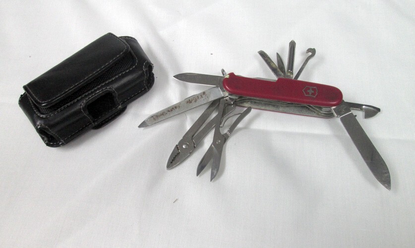 Swiss Army Knife OFFICIER SUISSE VICTORINOX SWITZERLAND 13 Tool Pocket Knife