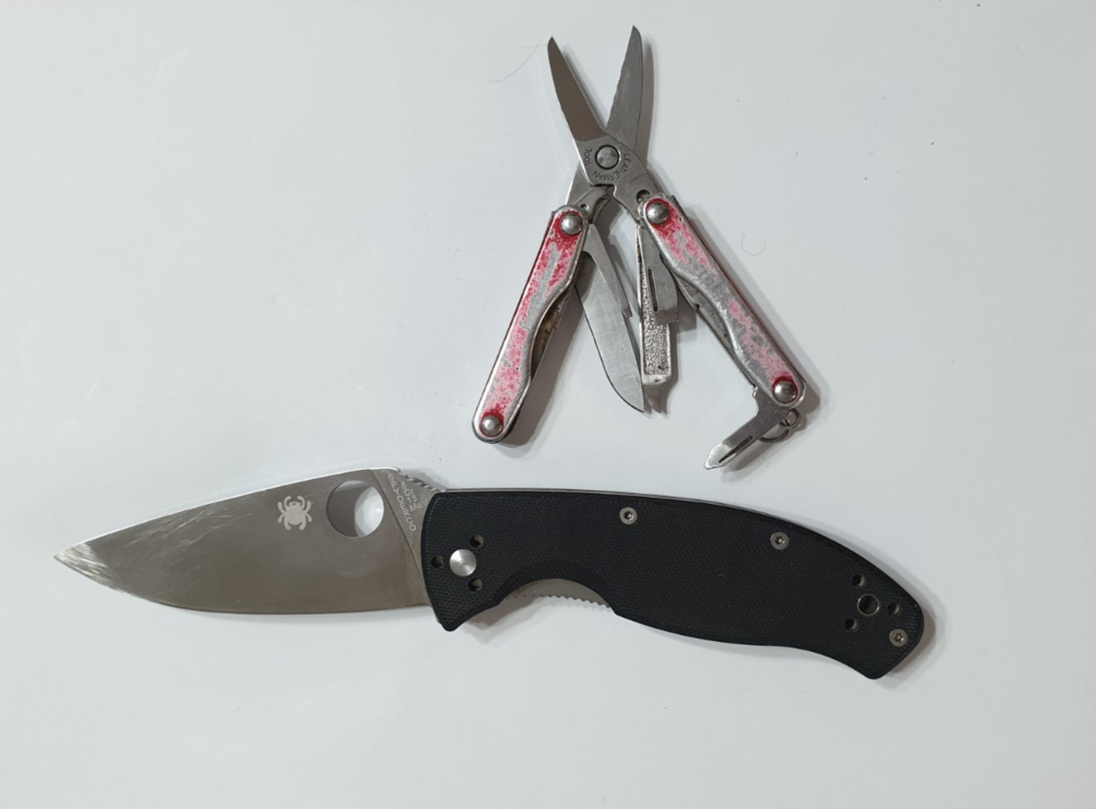 🔥 Spyderco Tenacious Stainless Knife G10 8Cr10MoV + 1 Leatherman Squirt S4