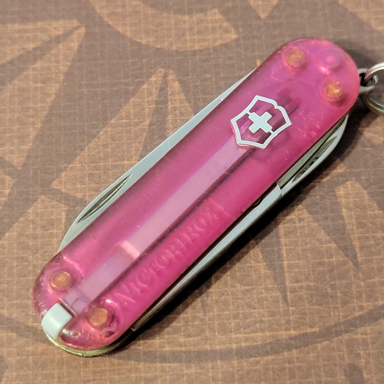 Victorinox Knife Switzerland Swiss Army Sak 58mm Classic SD Translucent Pink