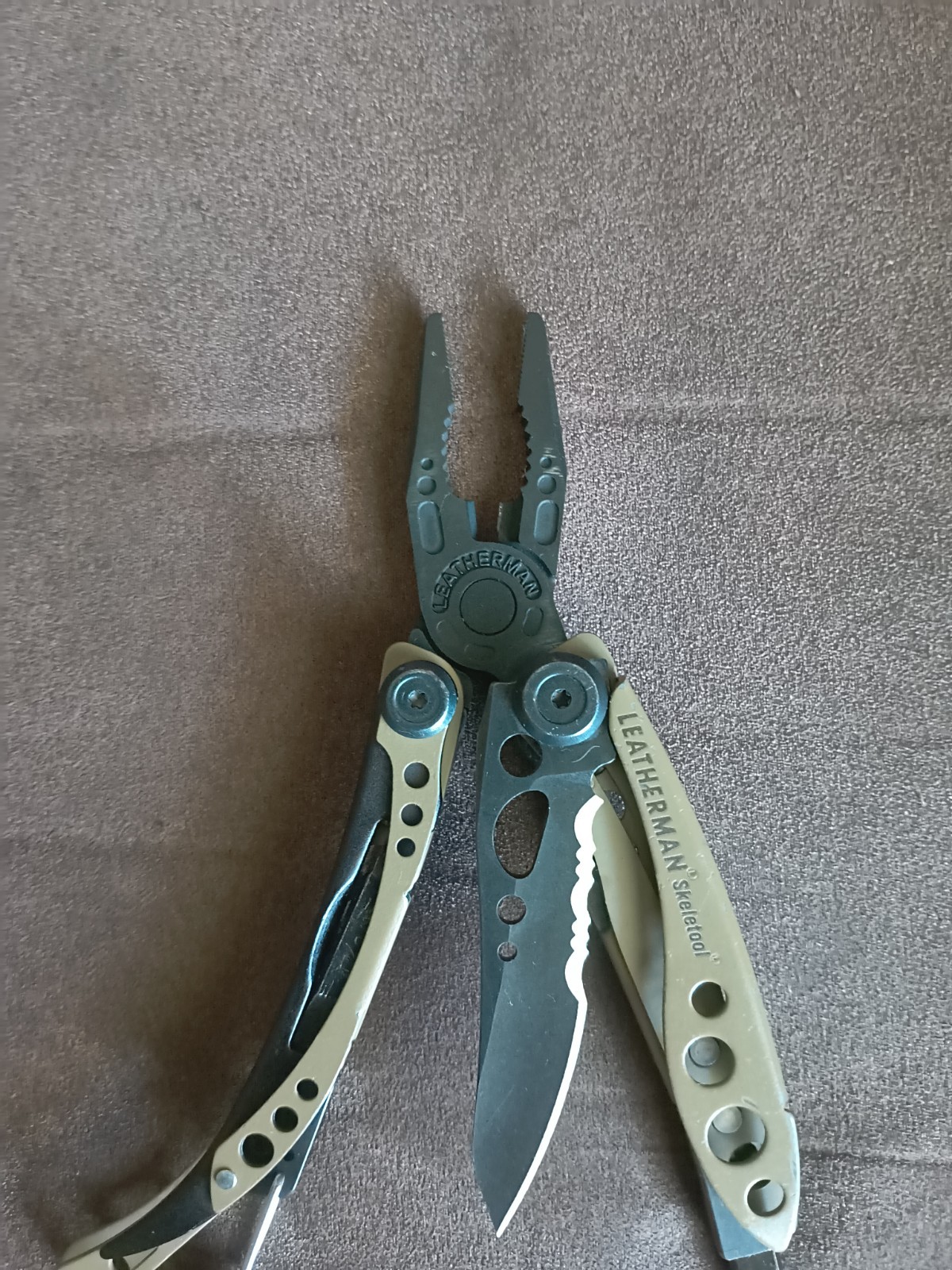 Leatherman Skeletool Coyote Tan multi tool BOD 12/20