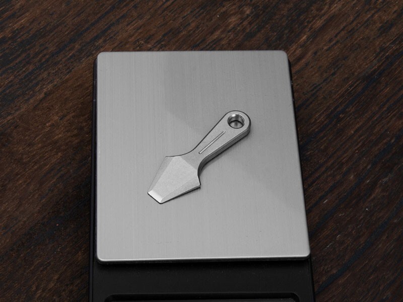 Mini Titanium Keychain Pry Bar Crowbar Necklace Pendant DIY Portable EDC Gadget