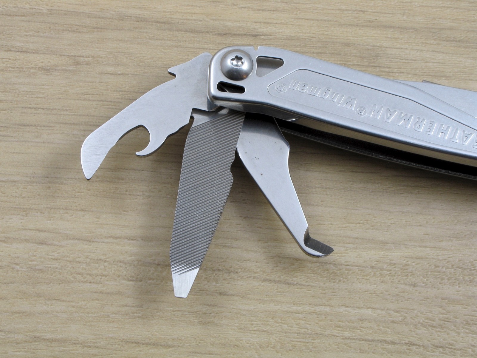 Leatherman Wingman Multi-Tool, Knife, Pliers, Stainless, USA – “SUFFOLK OEA”