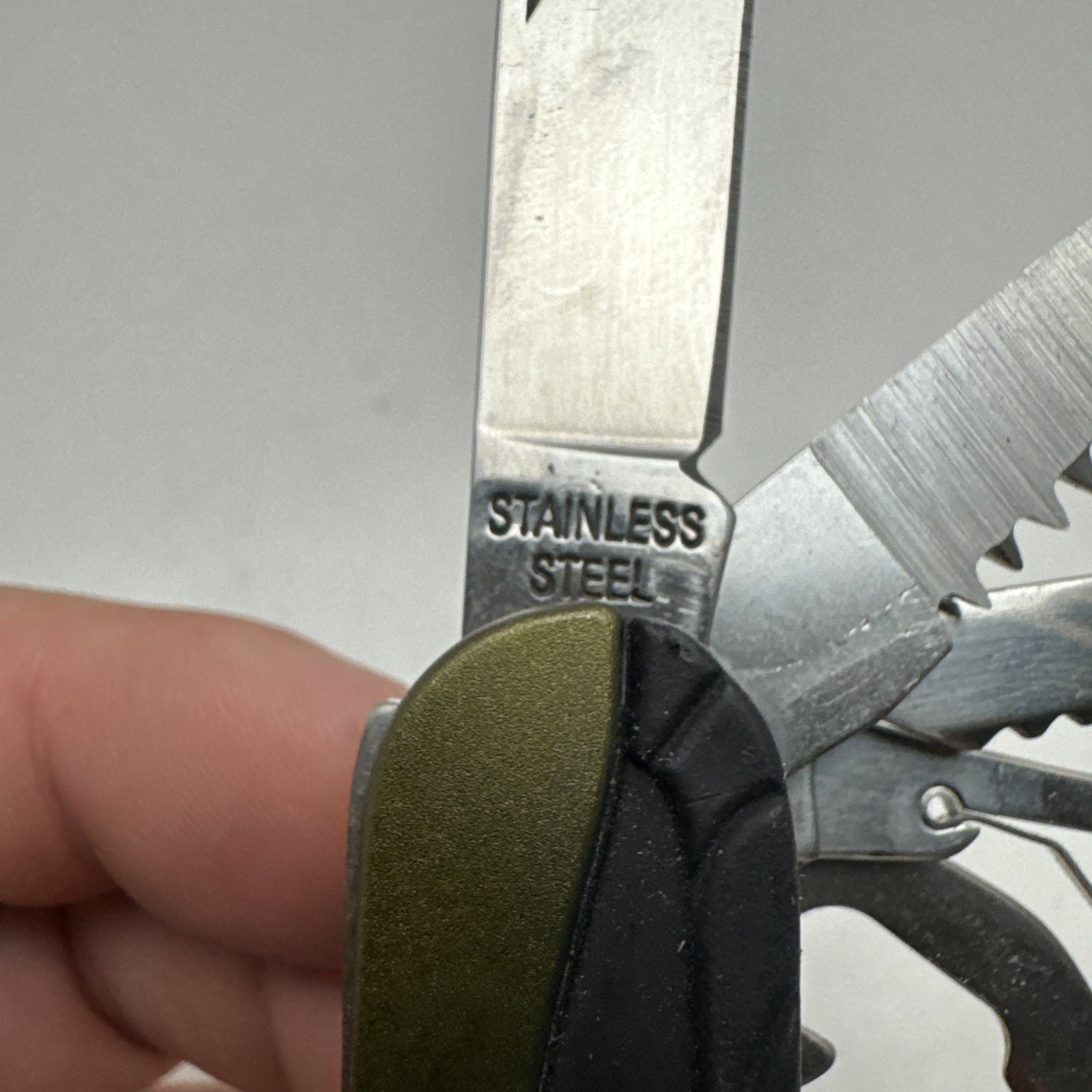 Eddie Bauer Multitool 11 Tools Black And Green