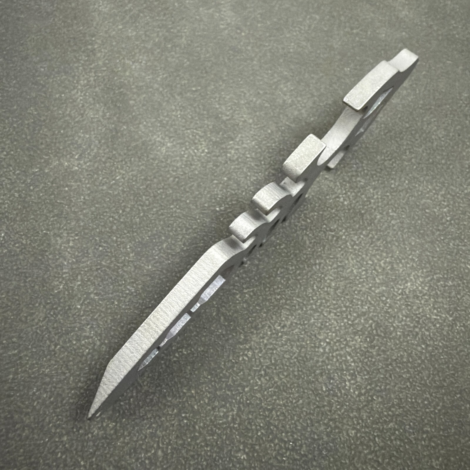 RIHE Design TC4 TITANIUM outdoors PRY Bar TOOL EDC bottle opener Keel design