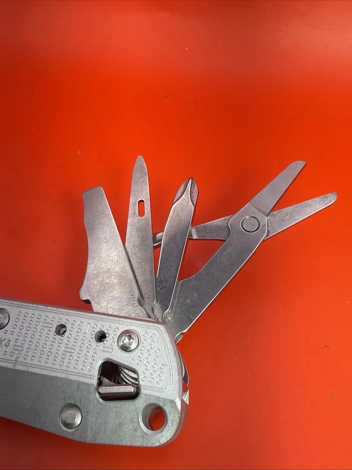 Leatherman FREE K4 Multipurpose Folding Pocket Knife w/ Integrated Tools