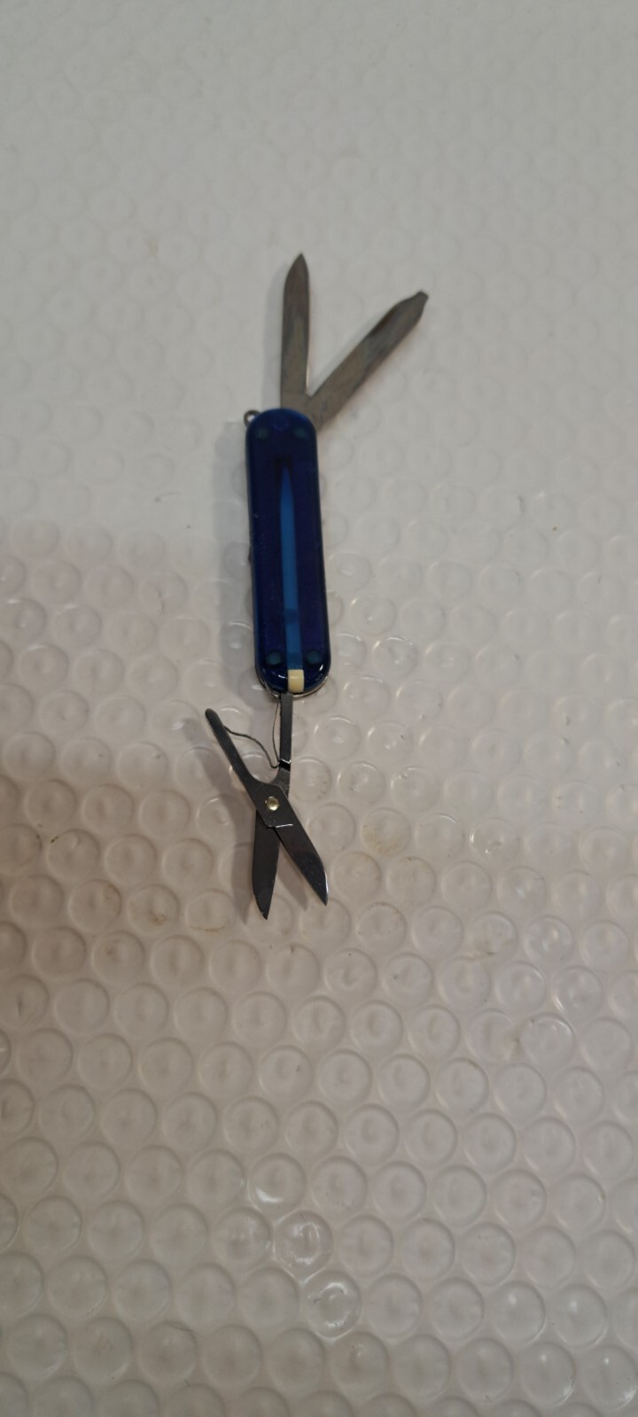 VICTORINOX CLASSIC SD 58MM SWISS ARMY KNIFE POCKET KEYCHAIN TRANSLUCENT blue
