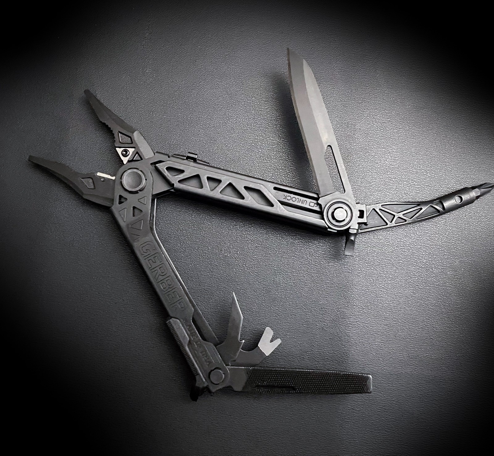 Gerber Center Drive Multi Tool Black USA w/Sheath and Box, New Condition!