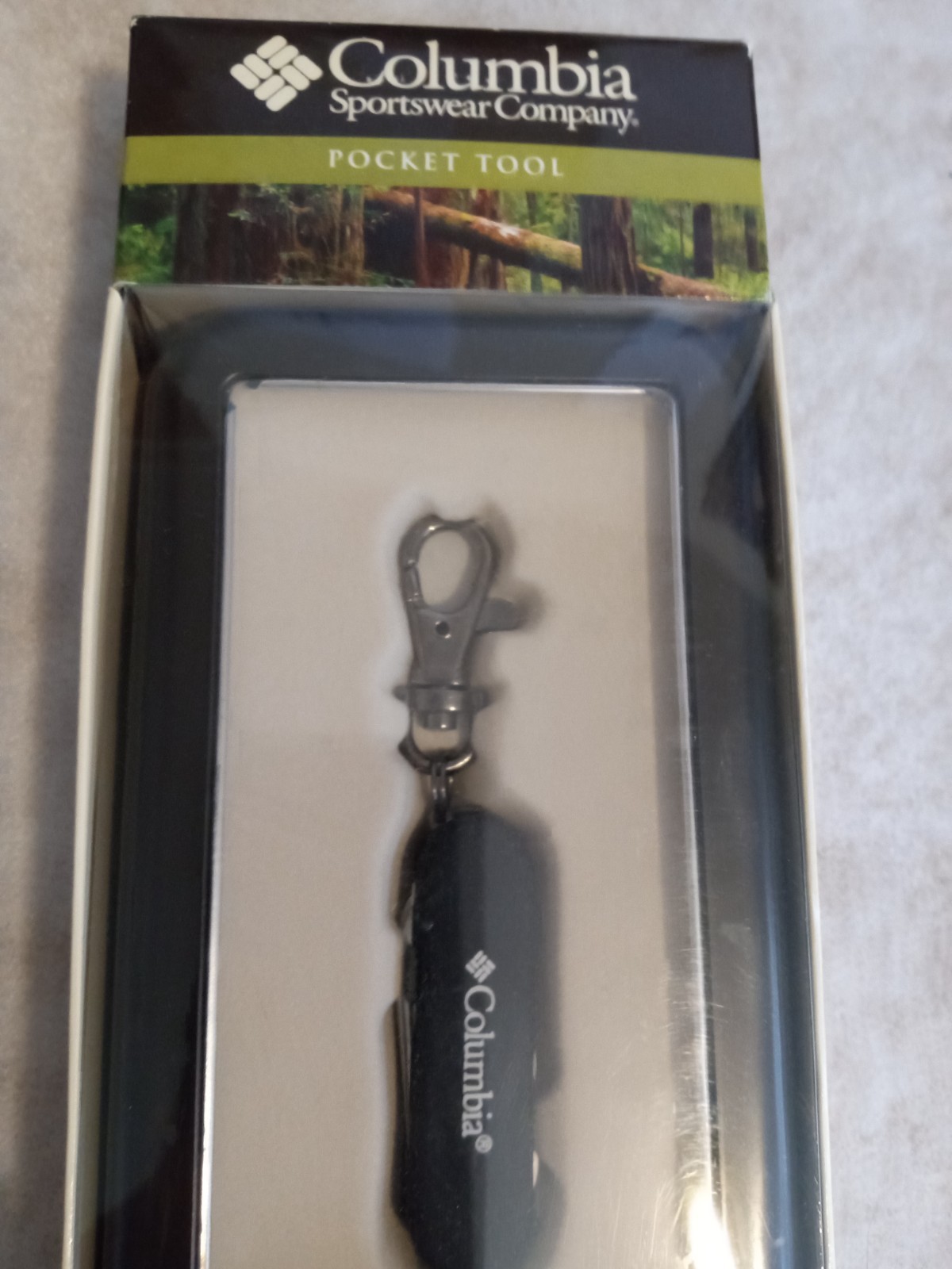 Columbia Multi-Function Pocket Tool- Knife – Scissors – LED Flash-Light NEW – 6