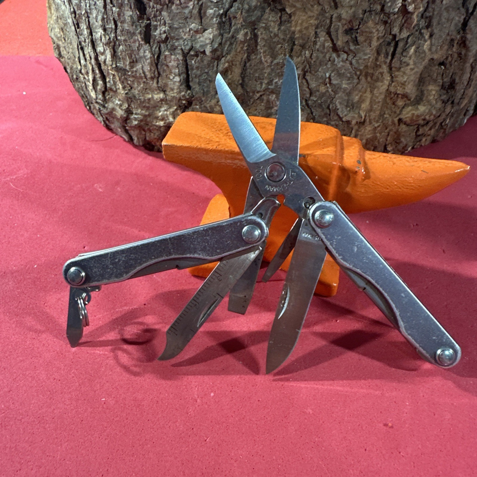 Leatherman Squirt S4 Multi-Tool Gray Nice Condition Some Handle Wear