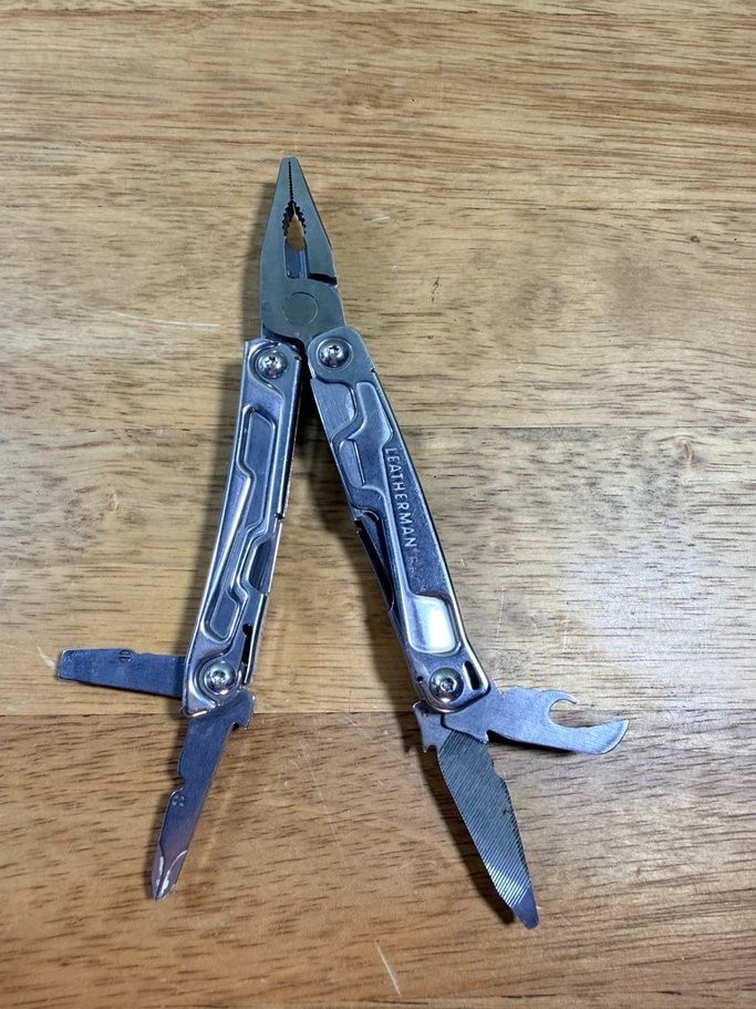Leatherman Rev Stainless Steel Multi-Tool Pocket Clip Pliers Knife EDC Tool Used