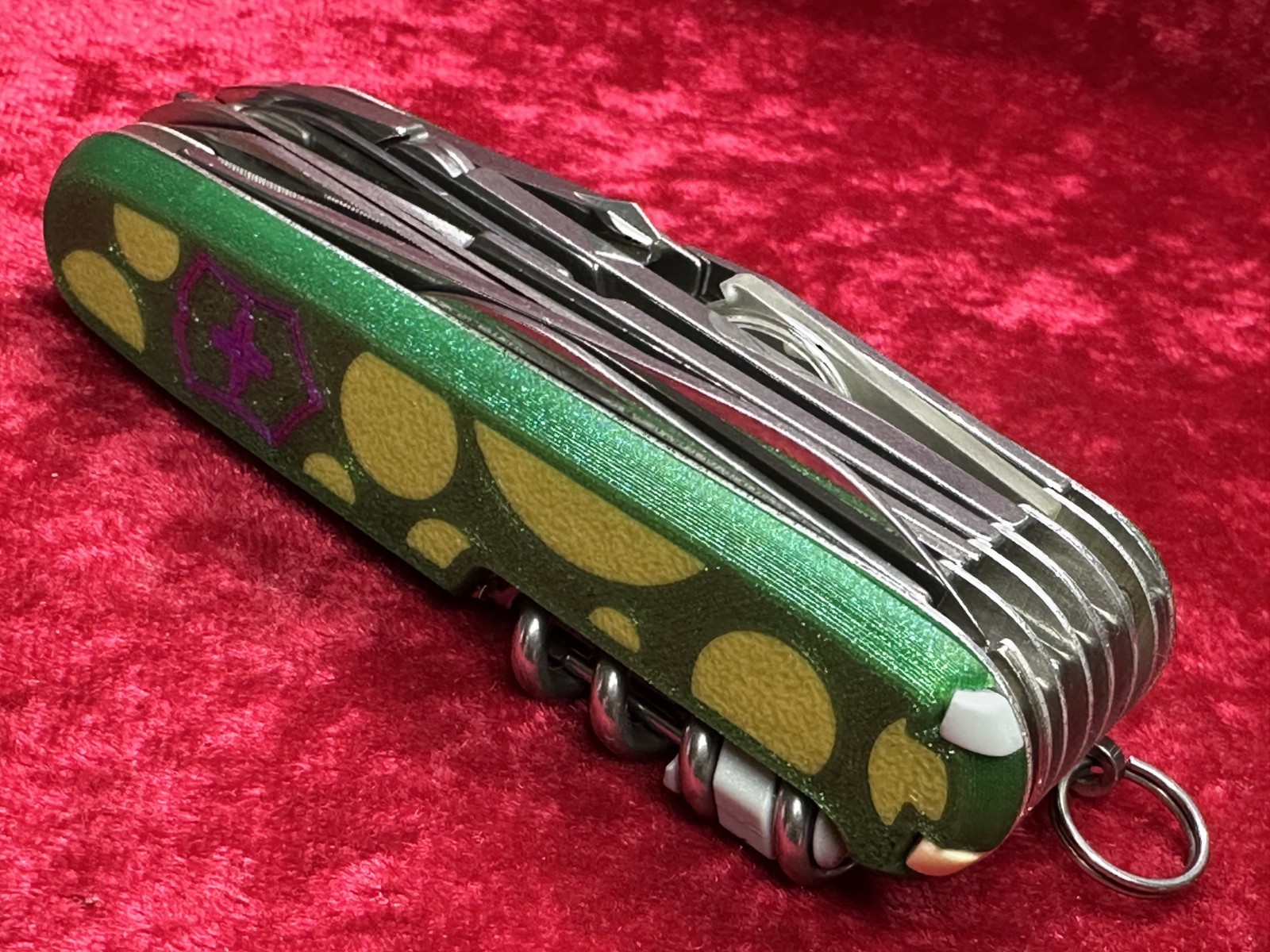 Victorinox SwissChamp Custom Green w/Yellow Dots Scales Swiss Army Knife (692)