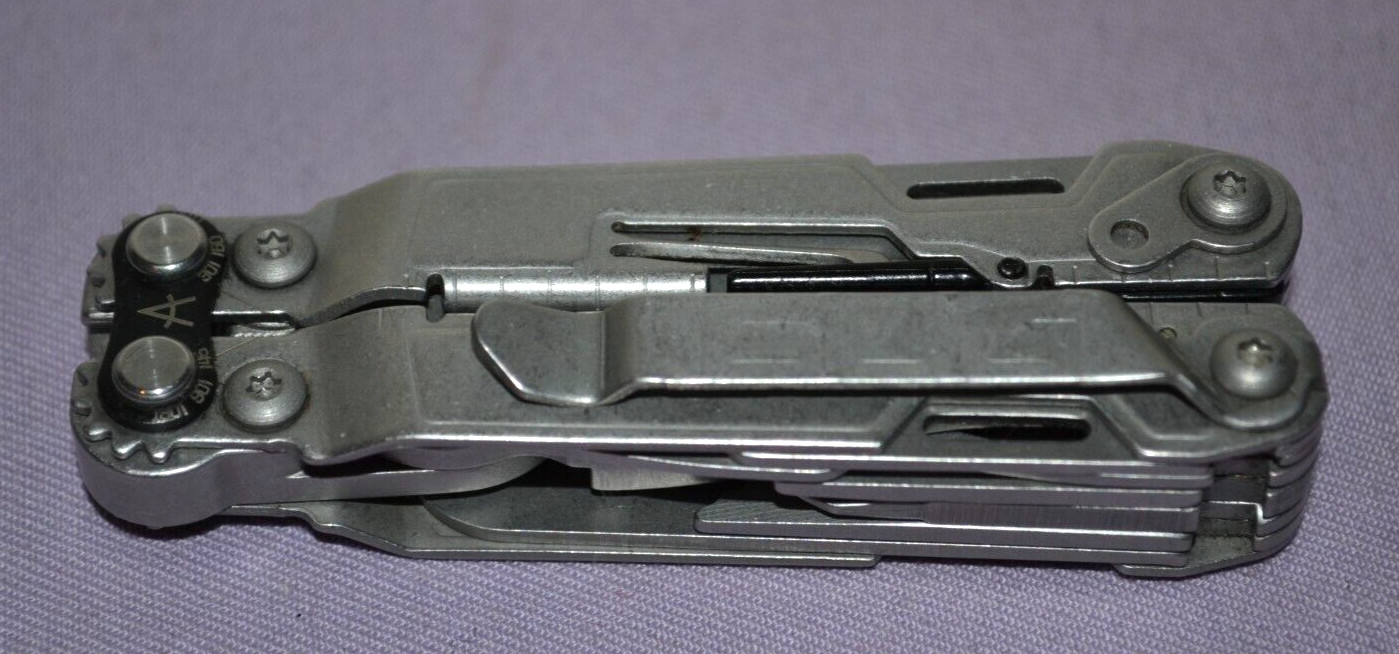 SOG PowerPint Multi-Tool Plier, knife, Scissors & Other Tools W/Belt Clip–Great