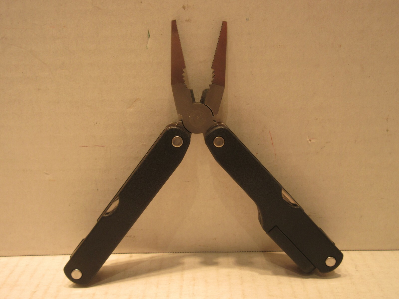 Avon Gift Collection 14 Handy Stainless Steel Tools Pocket Knife Tool All-In-One