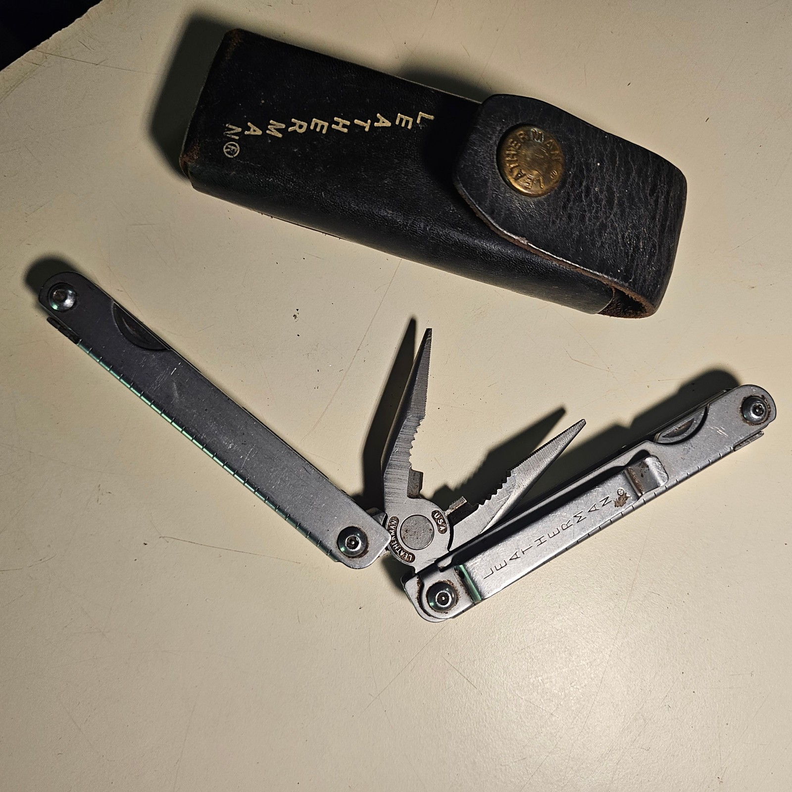 Vintage LEATHERMAN Tool Multi-Tool w/Clip and Original Leather Case