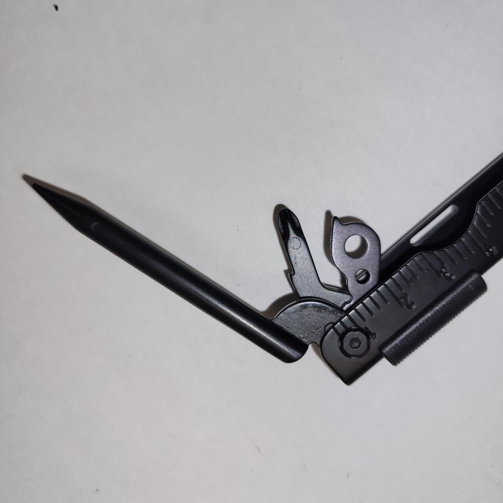Multi tool 10 Tool Pliers Knife Screwdrivers Bottle Opener File Measure + Case