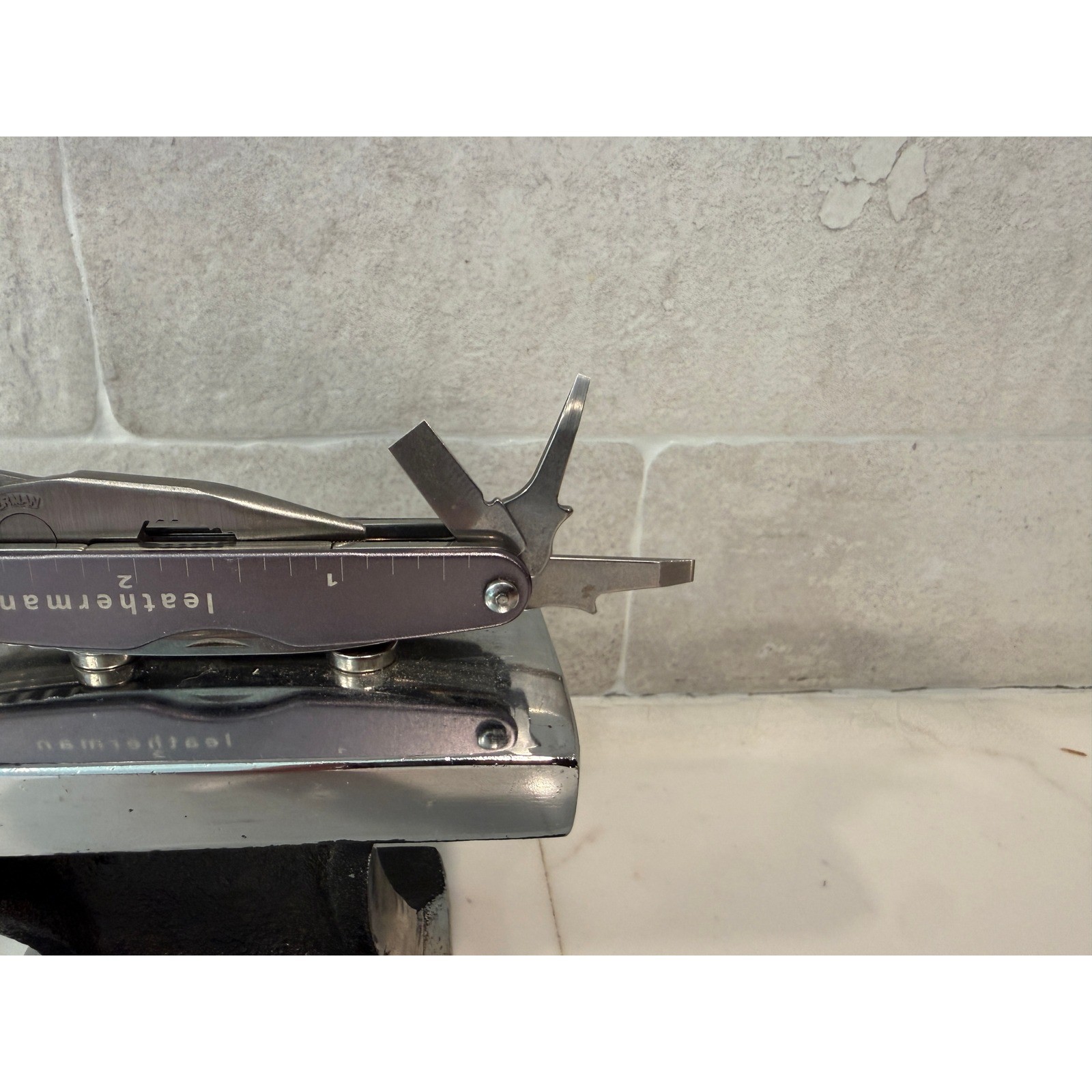 RARE! Leatherman Juice KF4 Multi-Tool Storm Gray Retired Knife Pliers Saw File