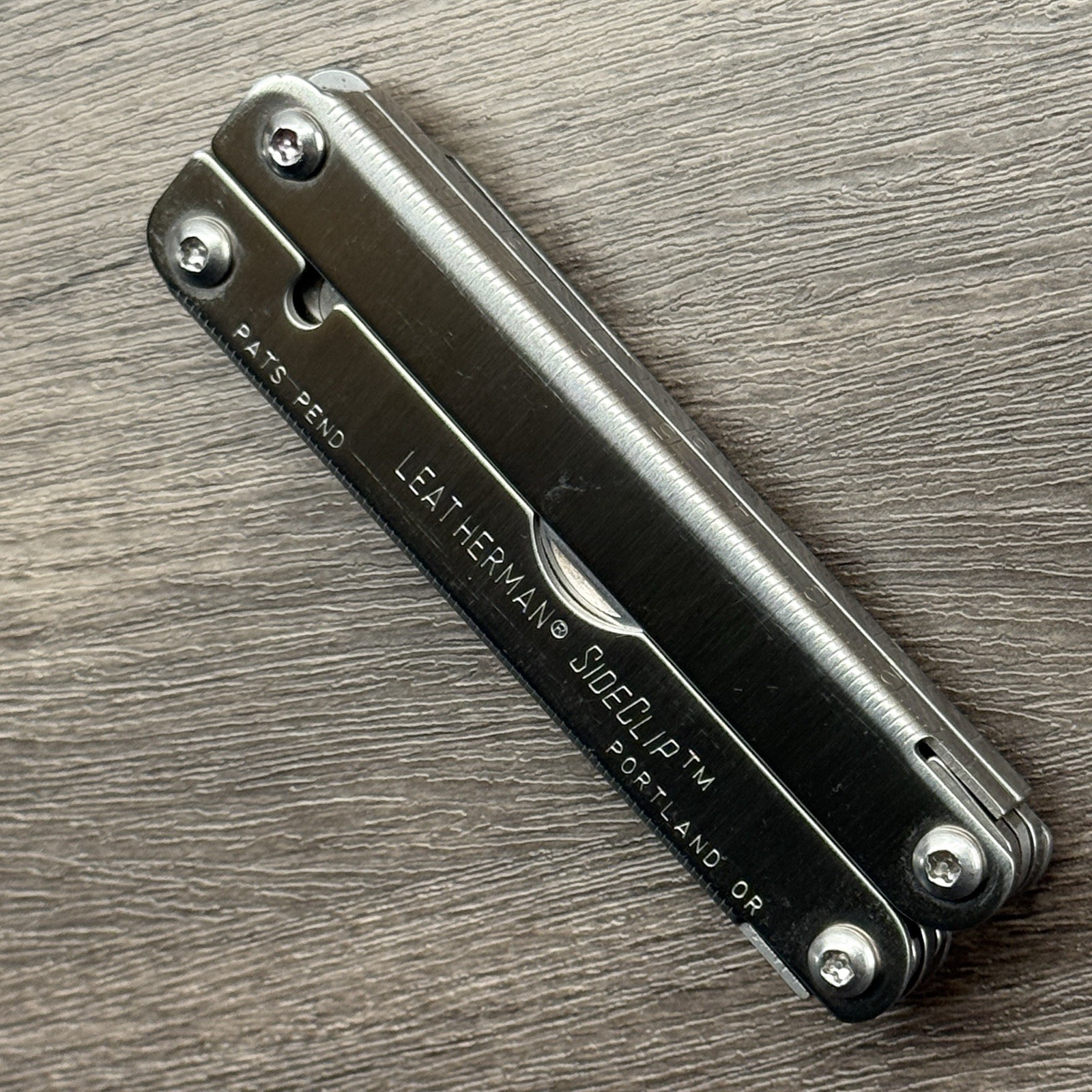 Leatherman Sideclip multitool. Mint. Late Run: shiny factory polished