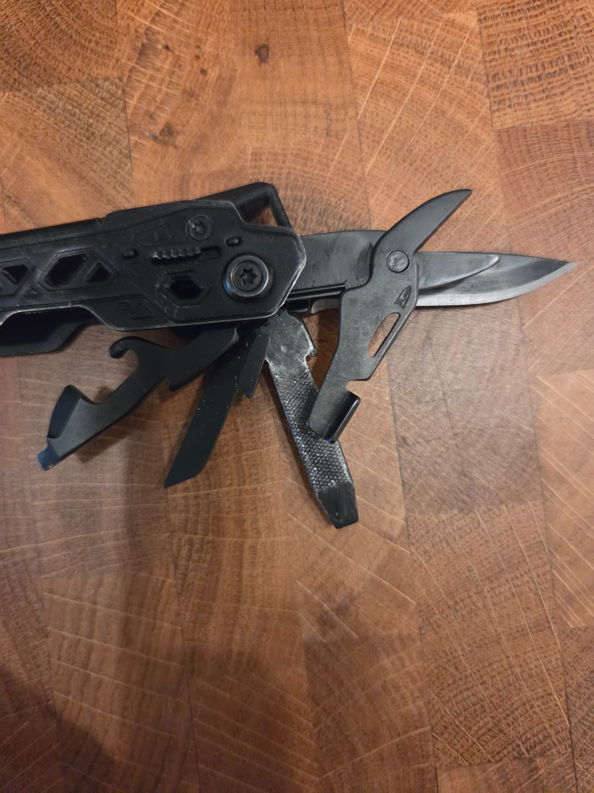Gerber Truss 17-in-1 Tactical Multi Tool EDC Needle Nose Pliers