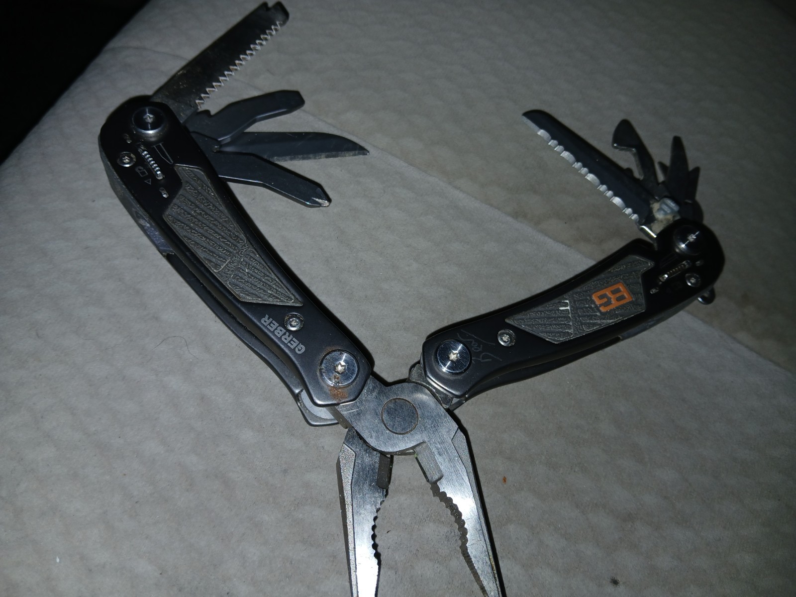 Gerber Bear Grylls Ultimate Gray Stainless Steel Multi-Tool Pliers