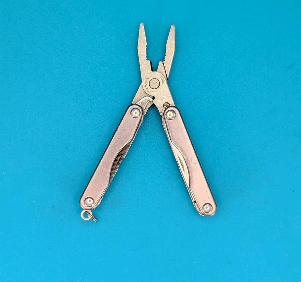 Leatherman Squirt P4 Multi-Tool, Key Ring, Retired, GRAY!