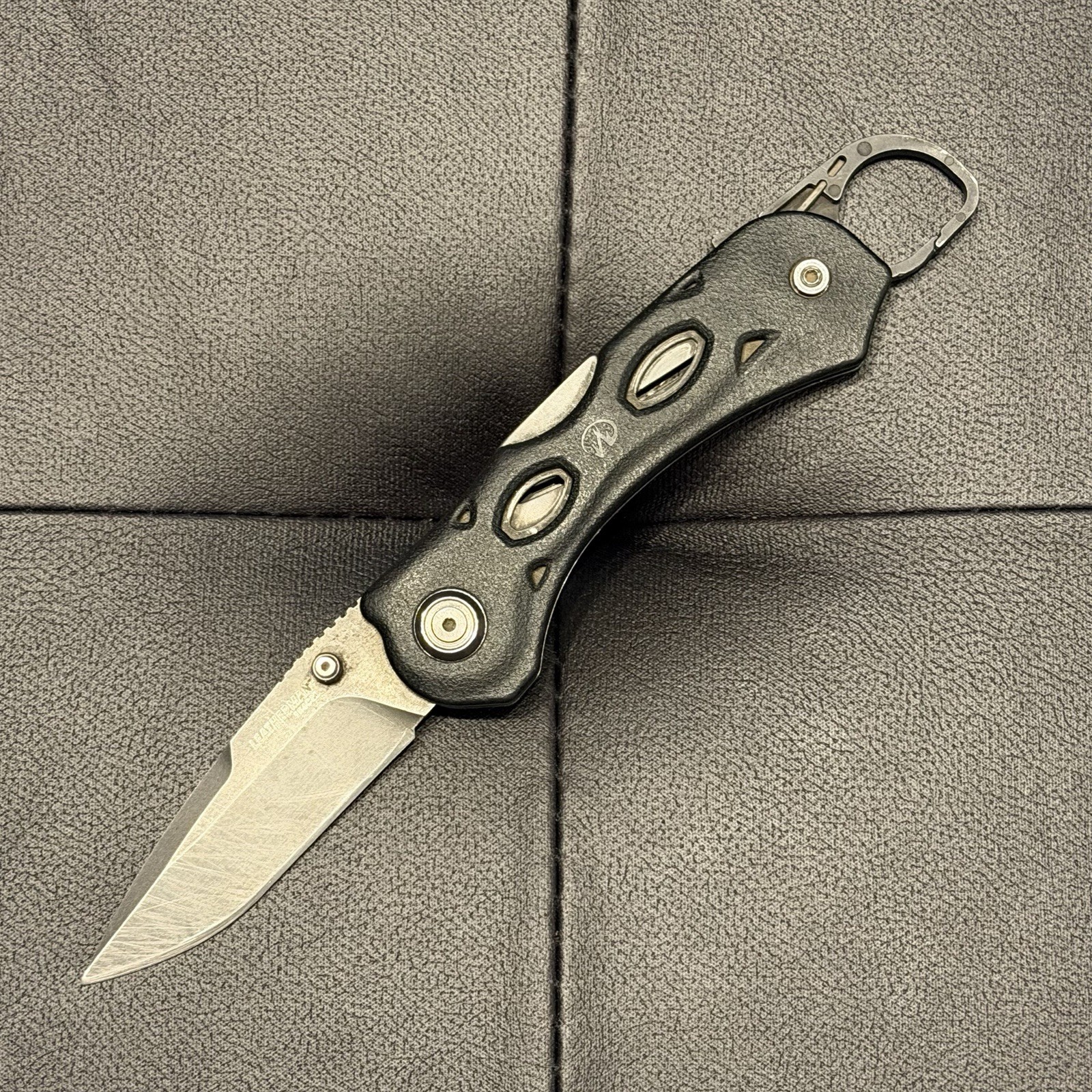 Leatherman K500 154CM Blade w/ Carabiner Lockback Knife Black Blade