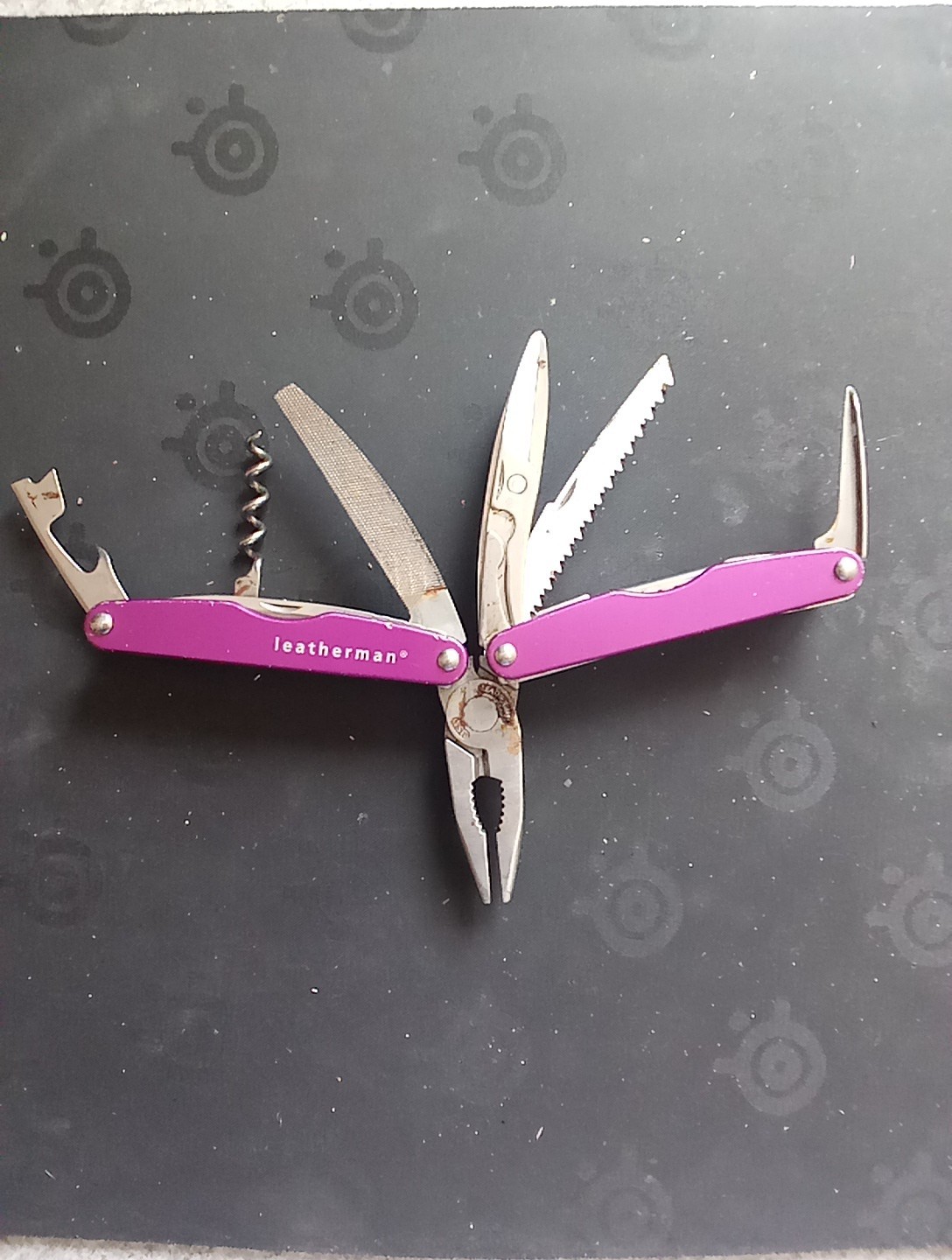 RARE Retired Leatherman Juice XE6 Thunder Purple 18 Tools