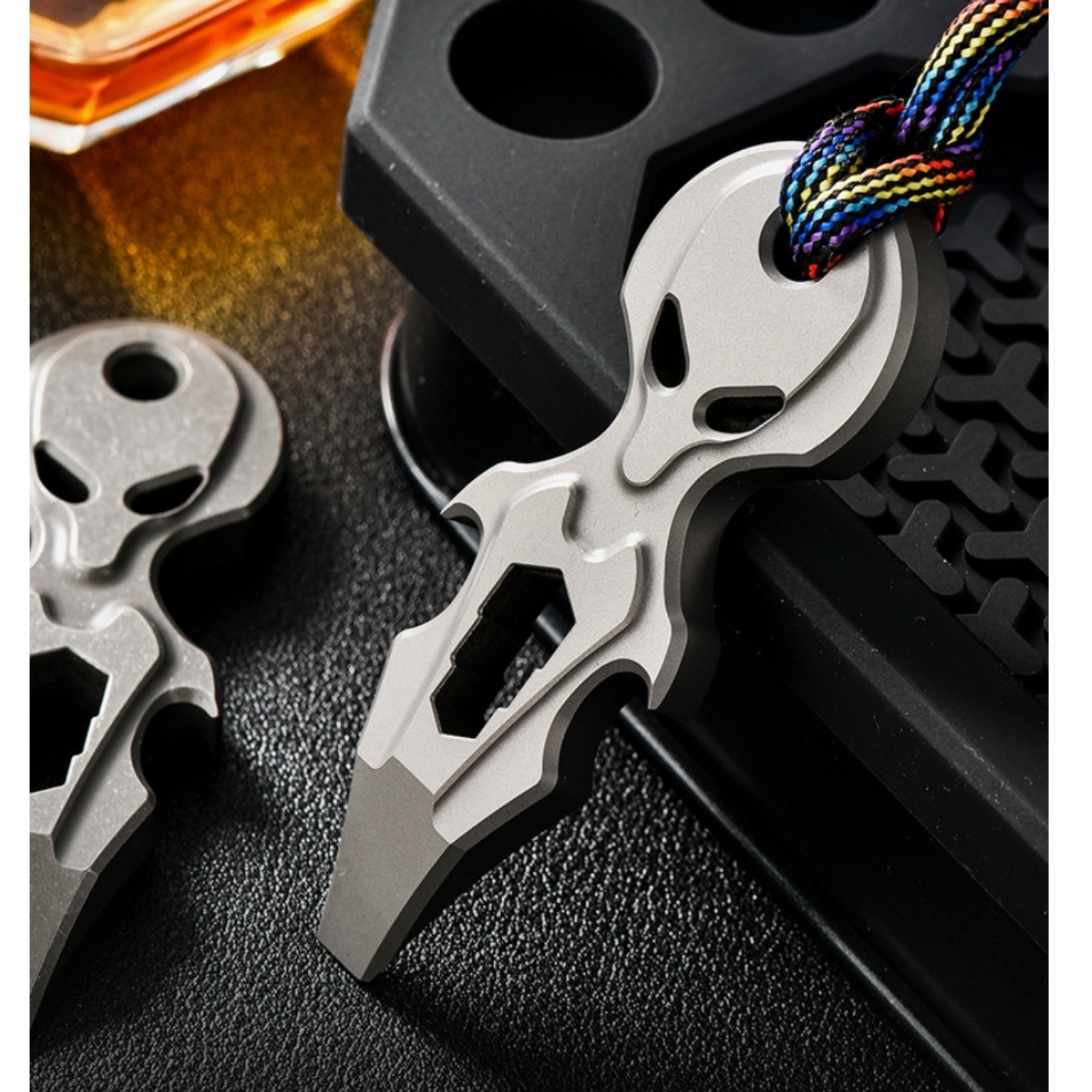 Titanium Alloy EDC Alien Shape Outdoor Multi-Tool Mini Pry Bar Lightweight