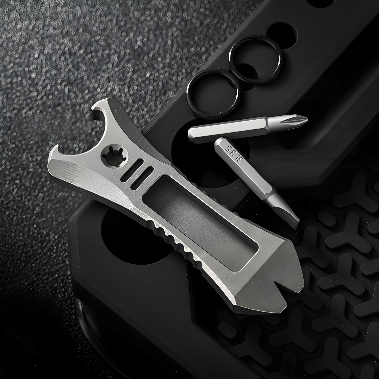 Titanium Alloy EDC Mini Pry Bar Multi-Tool Bottle Opener with 2 Screwdriver Bits