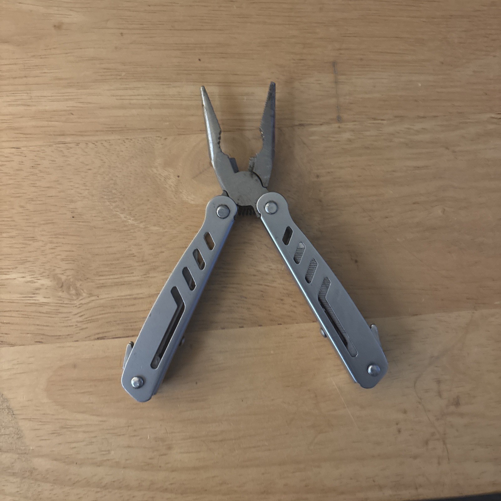 Multiper Silver Stainless Steel Multi-Tool Knife Pliers Screwdrivers bottle open