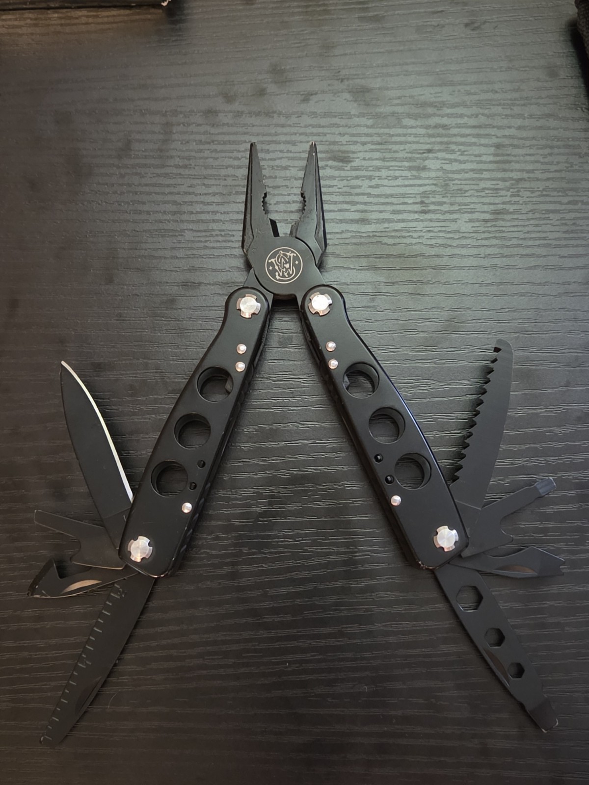 TSA CONFISCATED Name Brand Multi-Tools – Hand Picked (LOT OF 5)