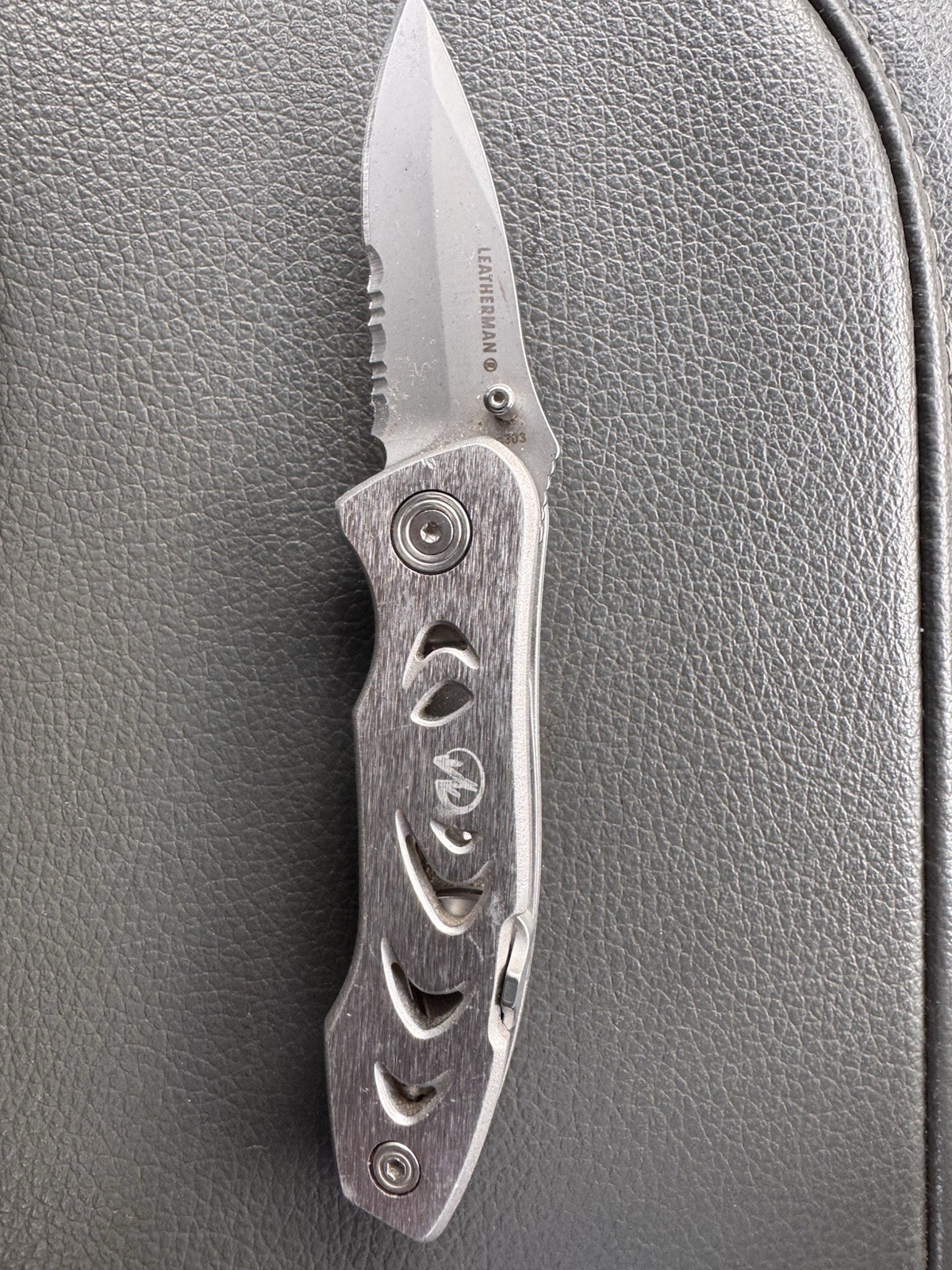 Leatherman C303 Folding Pocket Knife With Carabiner Clip