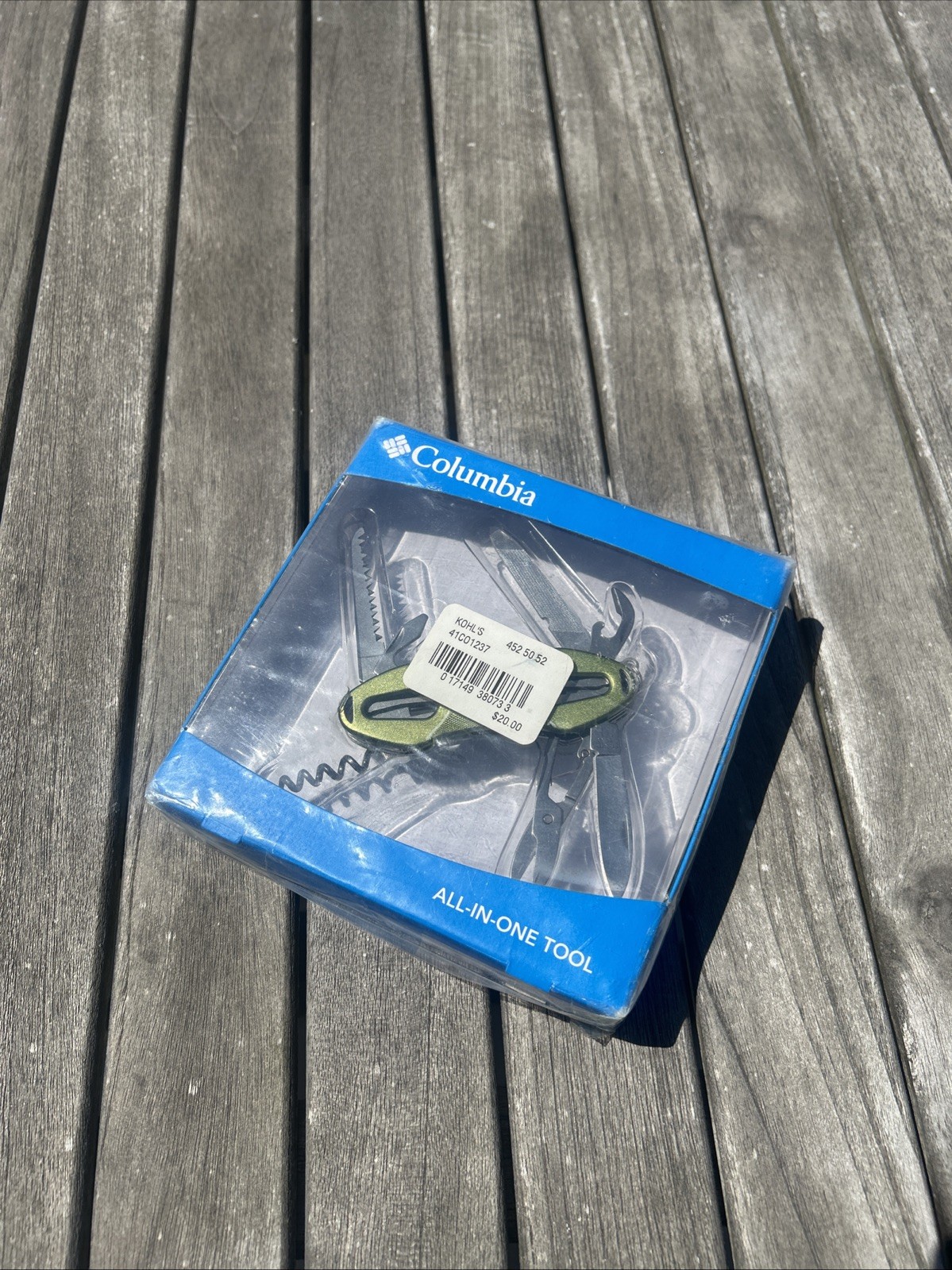 COLUMBIA ALL IN ONE TOOL NEW IN BOX GREEN MSRP-$20