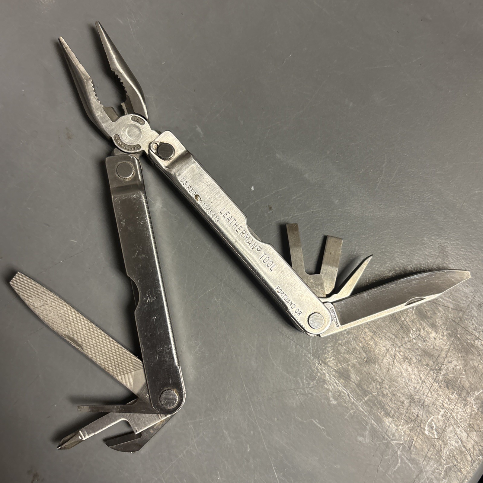 Leatherman Pocket Survival Tool PST Stamped 0794, Minor Chip To Blade Tip