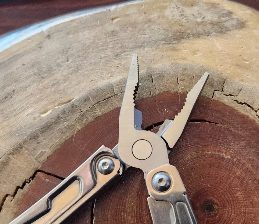 Leatherman Rev Stainless Steel Multi Tool Folding Knife – Excellent Cond. – G14