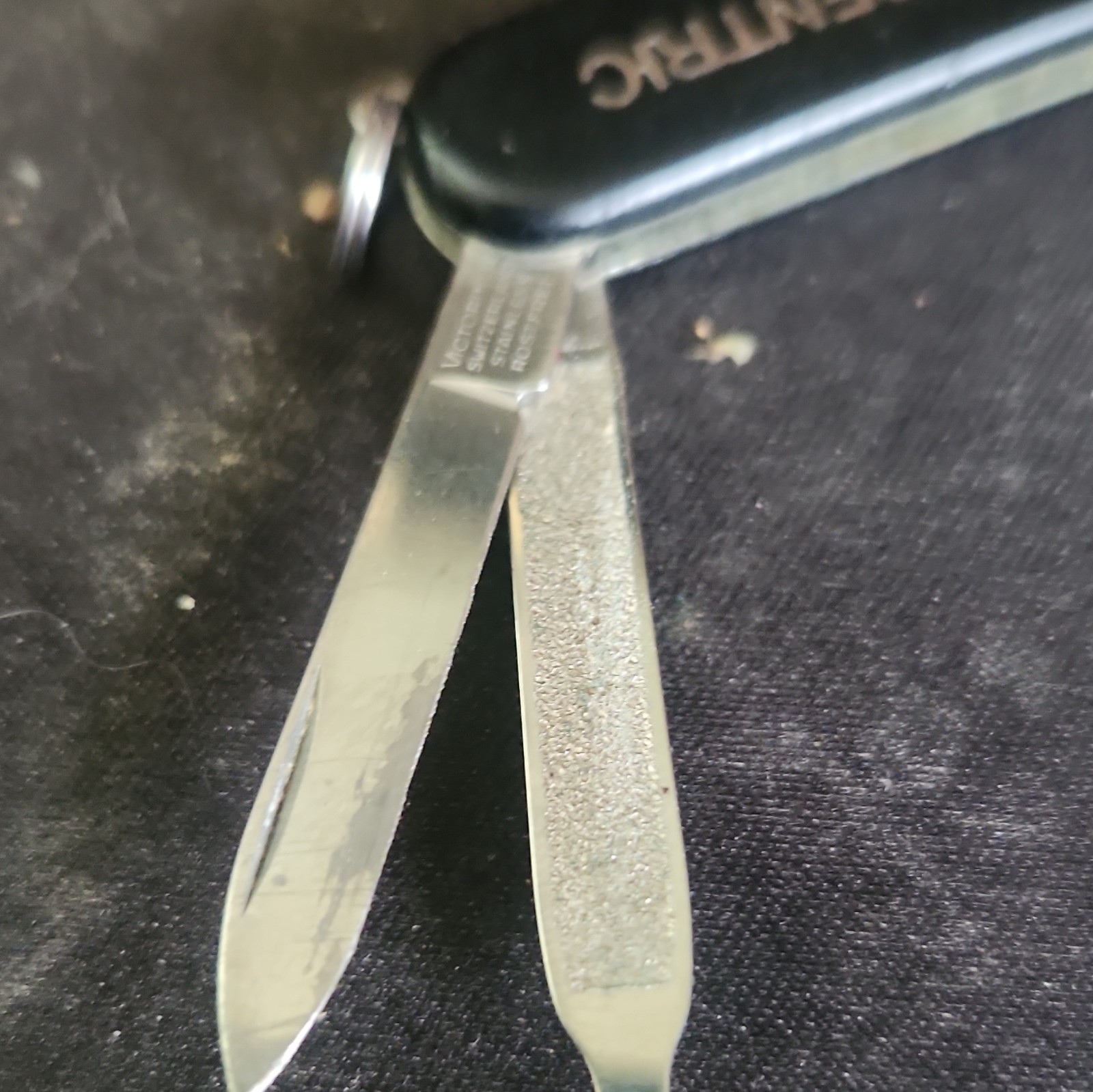 Victorinox Swiss Army Classic Black 3-Tool Multi-Tool Knife/Scissors/Nail File