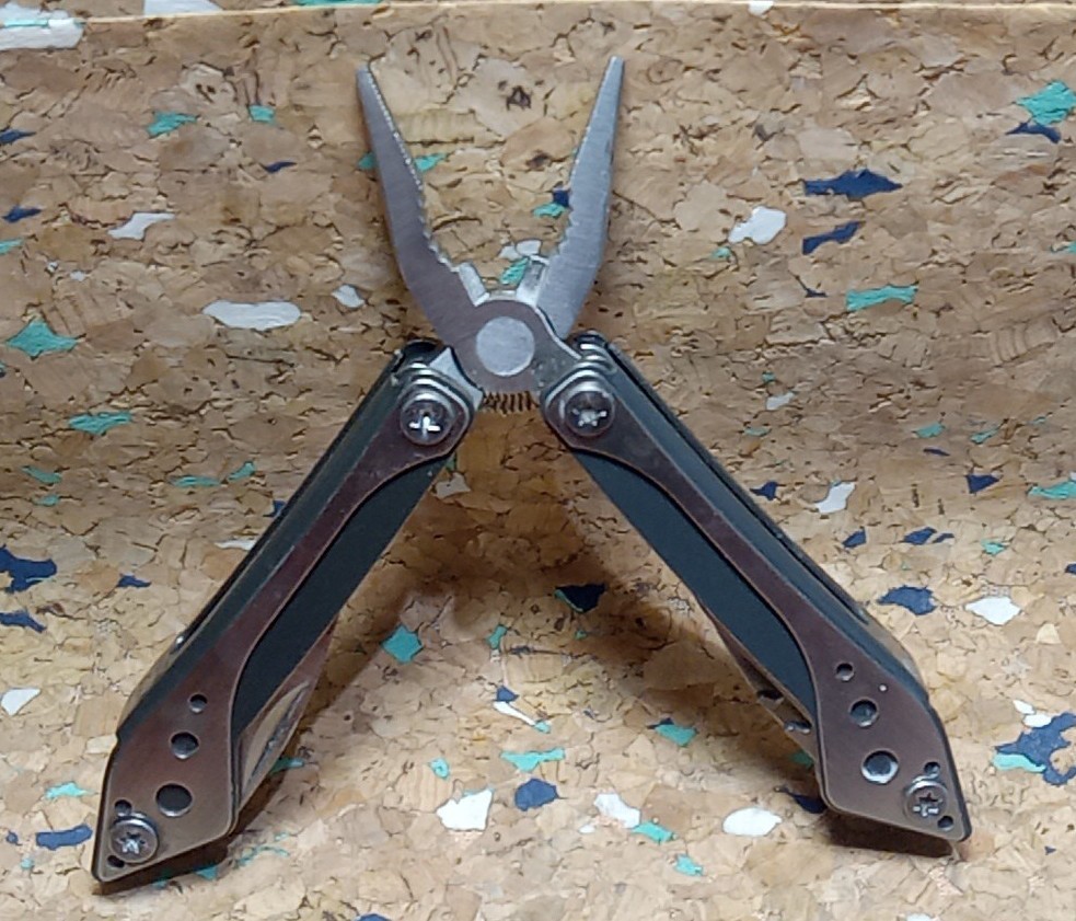 USED SILVER CABELA’S 7 IN 1 MULTI-TOOL VERY GOOD CONDITION
