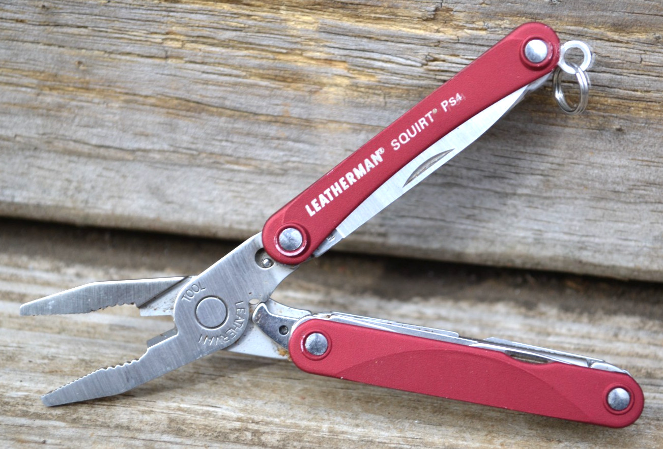 Genuine Leatherman Squirt PS4 Red Multitools Knife, Plier Multi-Tools–Excellent