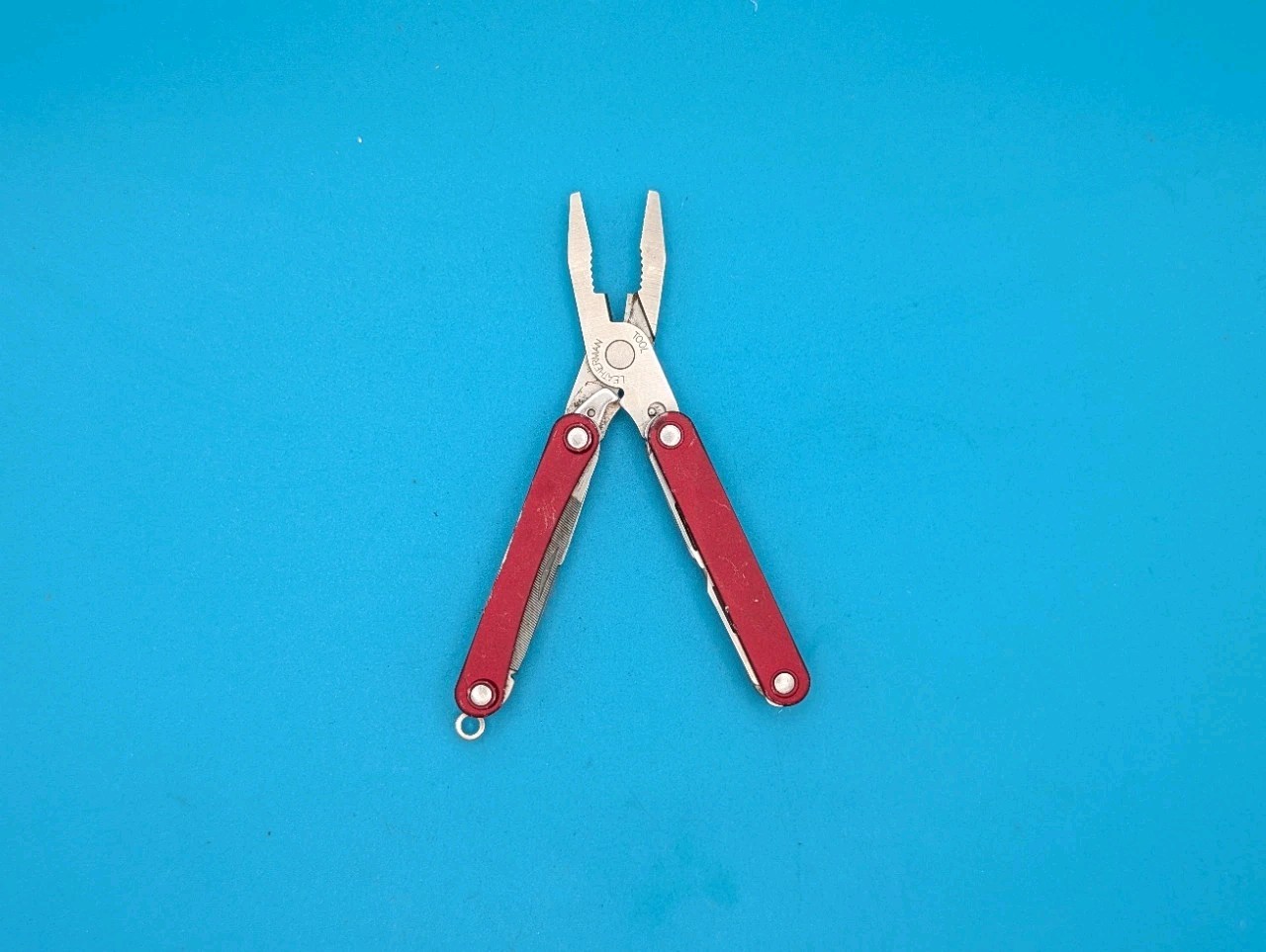 Leatherman SQUIRT PS4 Multi-Tool! RED! *BROKEN SCISSORS SPRING*