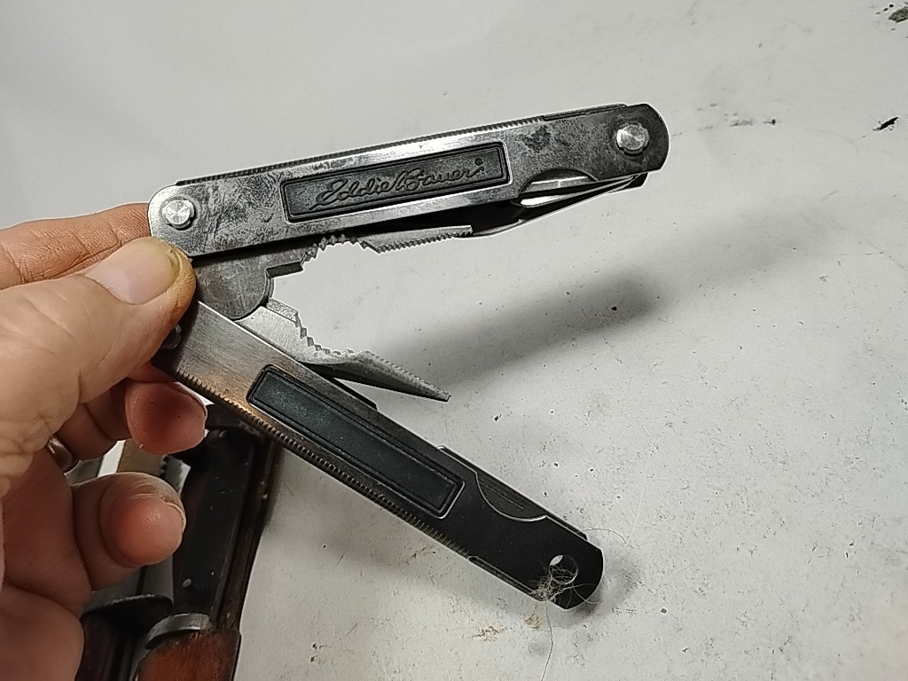 Eddie Bauer Multi-Tool – Stainless – Lock Lever – Very Good Condition