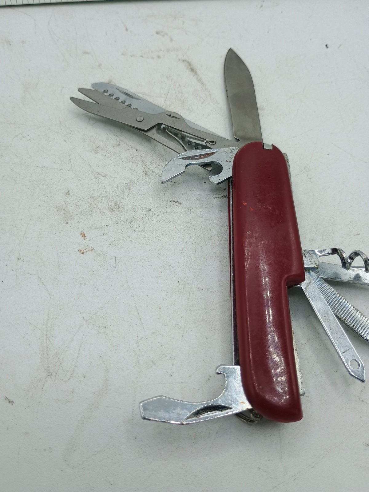 Multi-Tool Pocket Knife Multi-Purpose with 8 Functions. Vtg