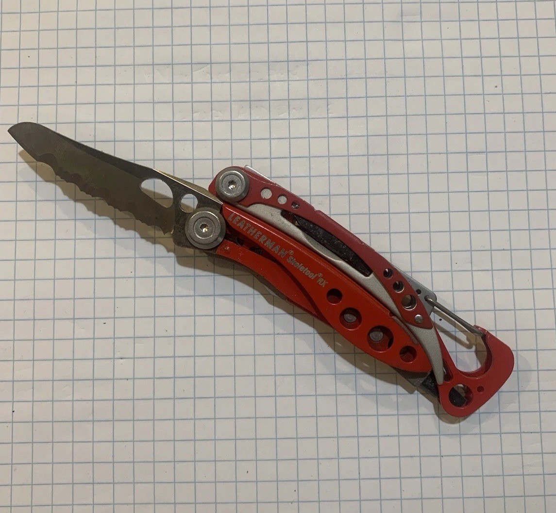 Leatherman Skeletool RX Multi Tool 154CM Serrated Blade Rescue Glass Breaker
