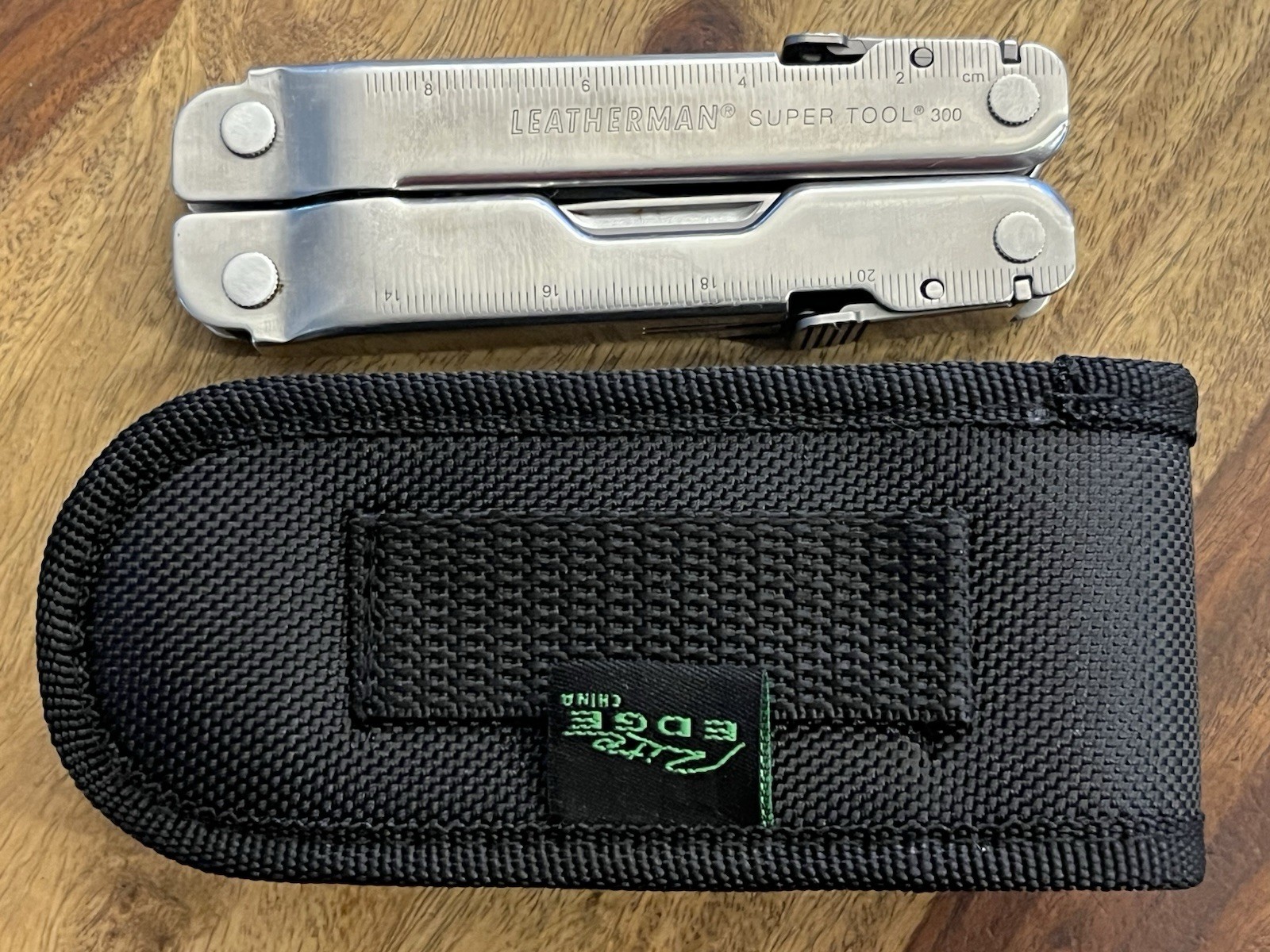 Leatherman Super Tool 300 Multitool SUPER NICE!! w/Sheath