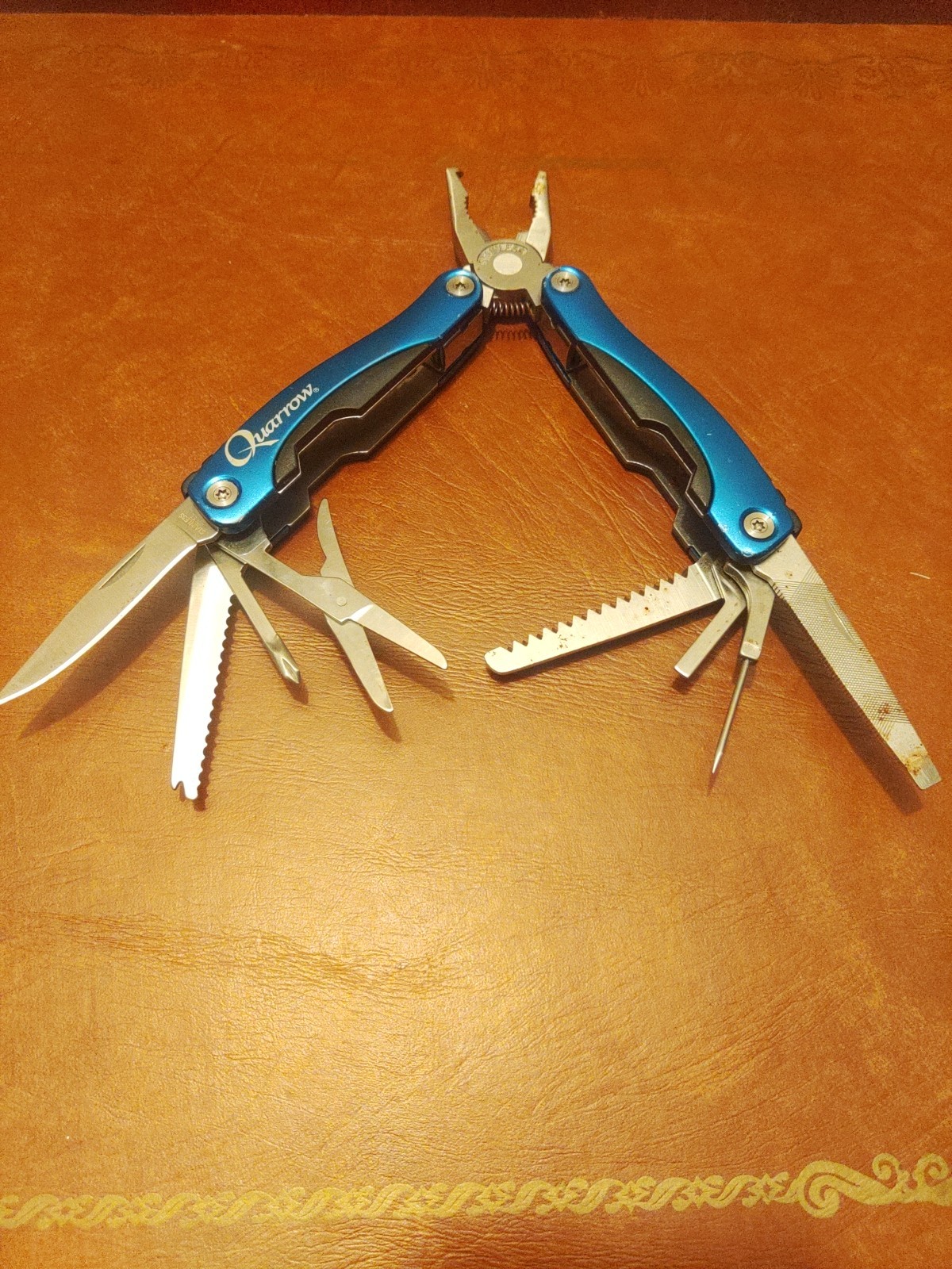Quarrow Blue Multi Tool Stainless Steel 9 Tools