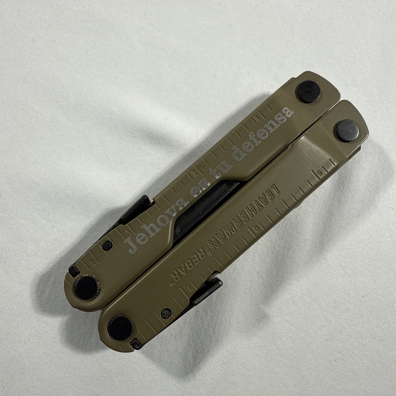 Leatherman Rebar Multi Tool ‘Jehova Es Tu Defensa’ W/ Carrying Case