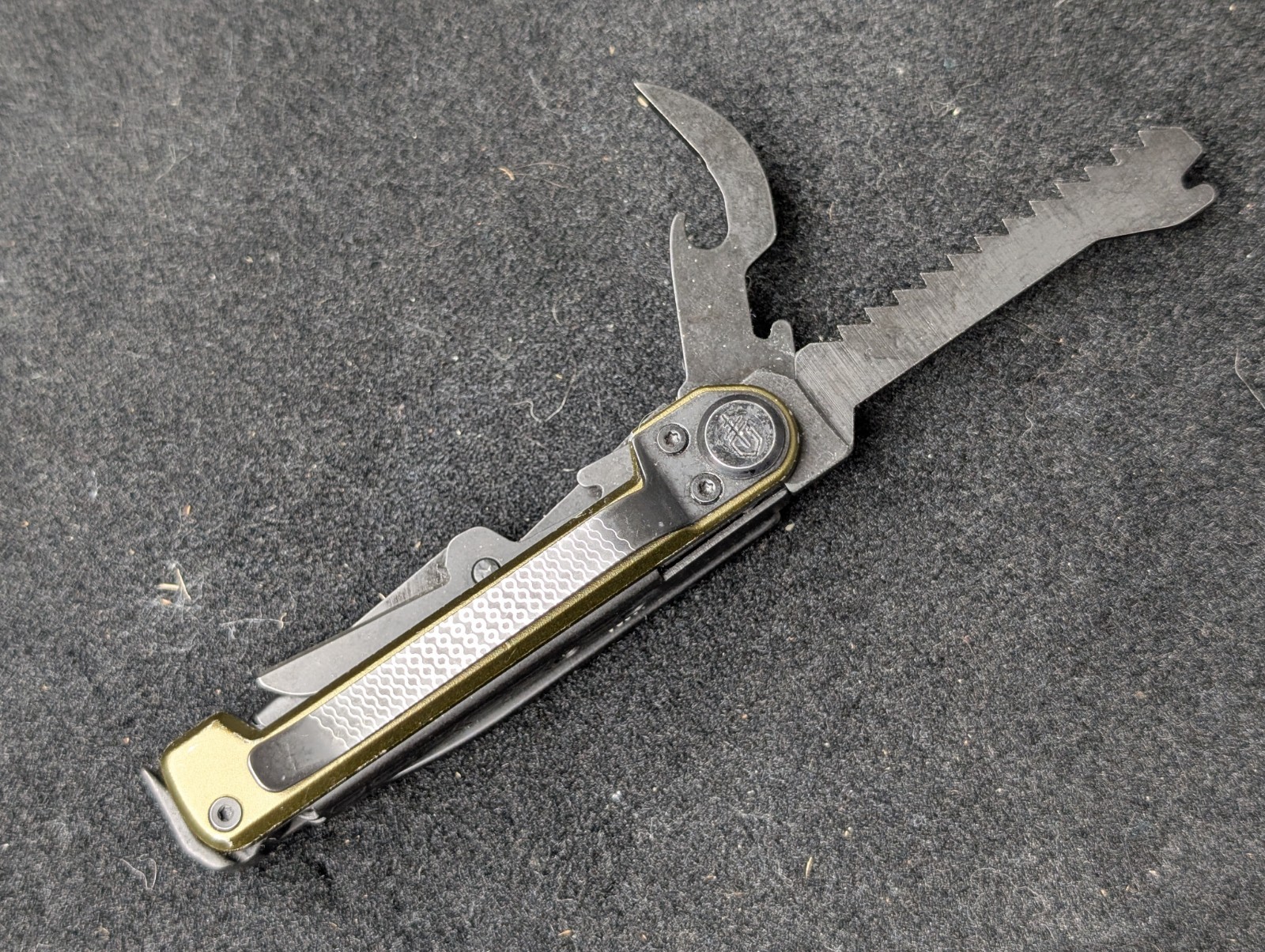 Gerber Armbar Scout Multi-Tool Knife w/ Scissors & Saw More… – Nice