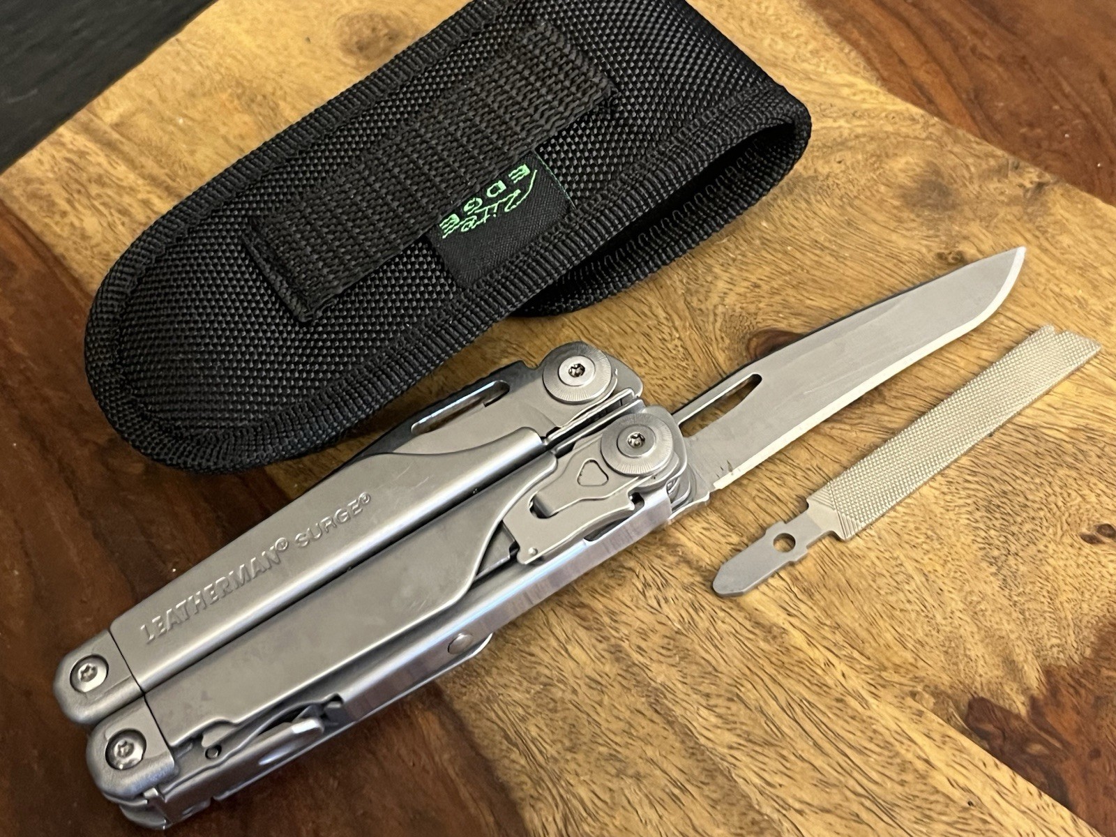 Leatherman Surge Multi-Tool Black Oxide Excellent Cond w/Sheath & Extra File