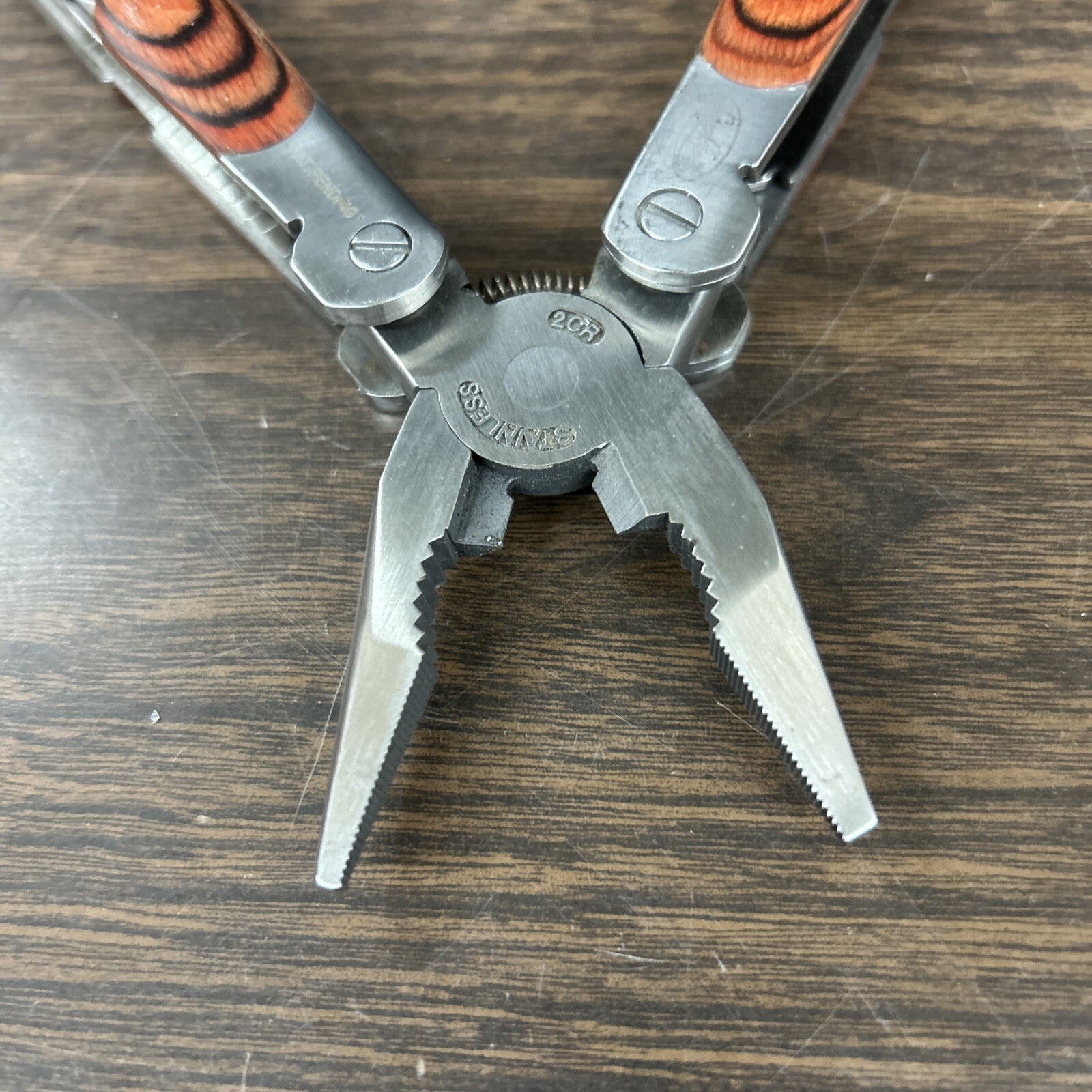 Multi-Tool Sheffield 2CR Wood Grain Handle 12 in 1