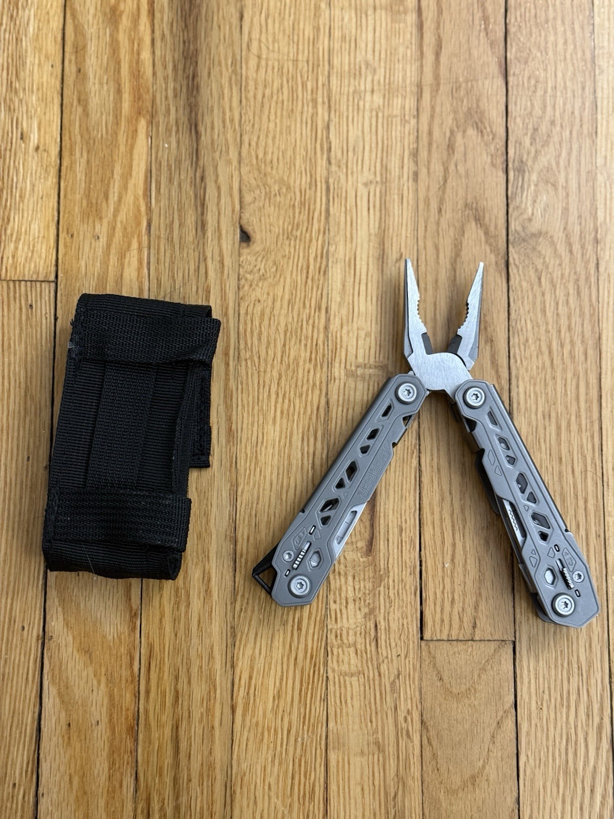 Gerber Truss Needle Nose Pliers Multi-Tool with MOLLE Sheath NEW
