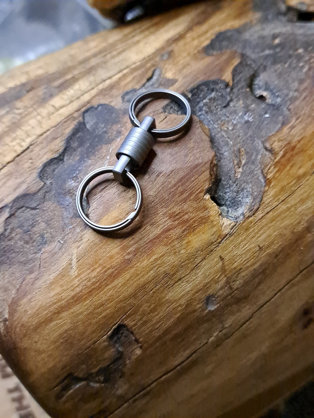 Pro Mini Series Titanium Swivel With 16mm Titanium Sidepush Keyrings