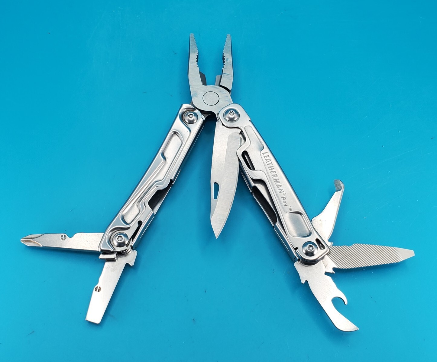 Leatherman Rev 3.8″ Multi-Tool, Stainless! NICE!